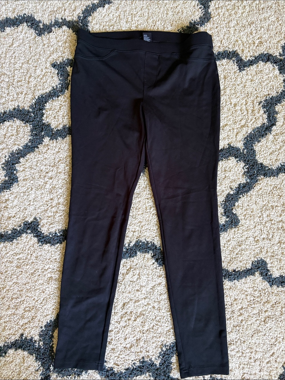 HUE Black Leggings with Branded Waist Tag